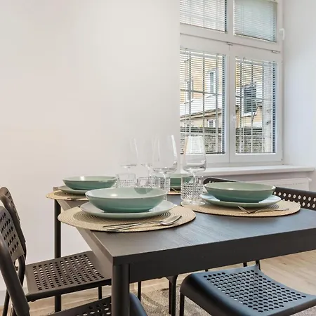 Center - Modern & Stylish Apartment
