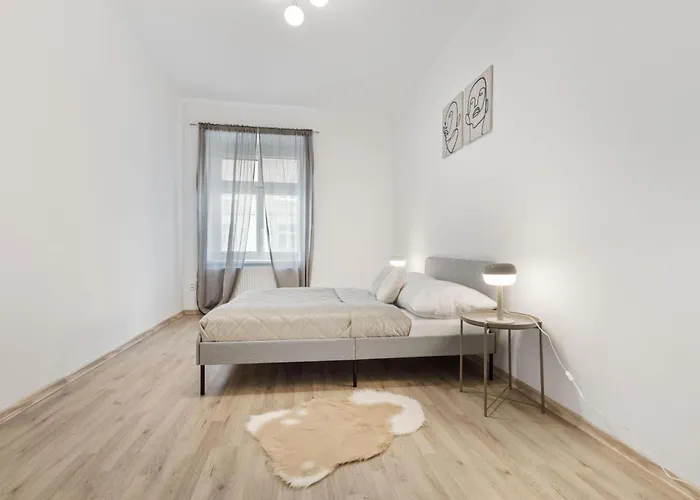 Center - Modern & Stylish *