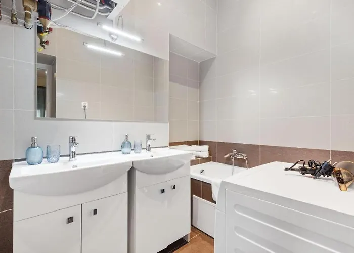 Center - Modern & Stylish