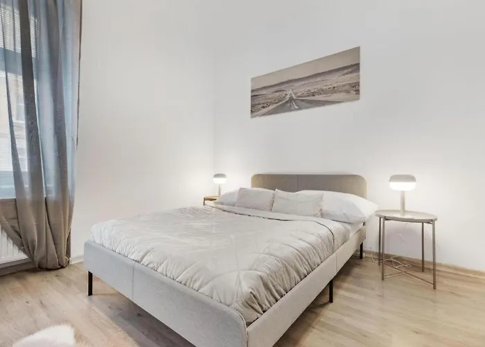 Center - Modern & Stylish Apartament